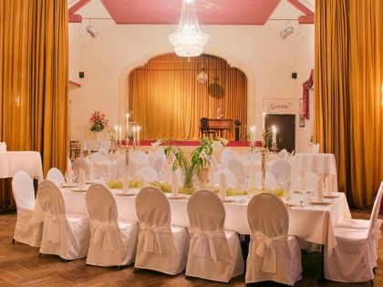 Foto: http://bahnhofshotel-diebuehne.de/galerie/
